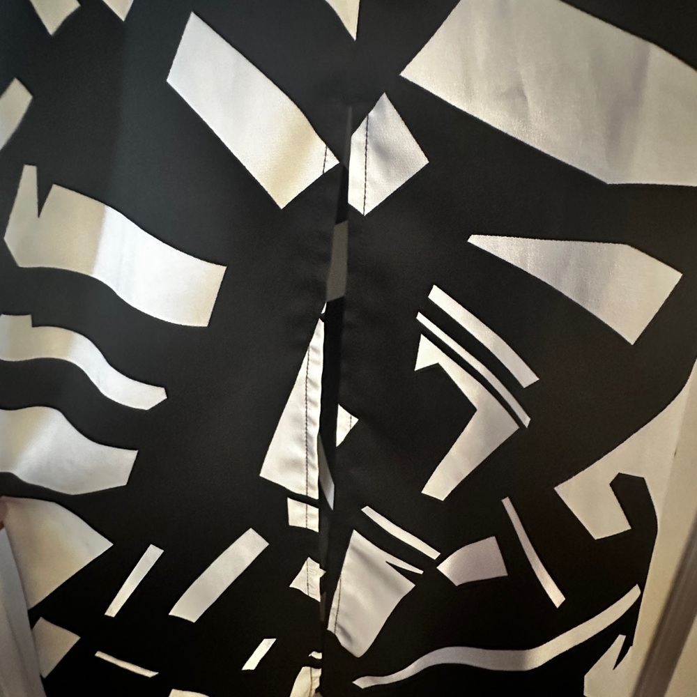 Pretty Littlething Monochrome Patterned Dress - image 4